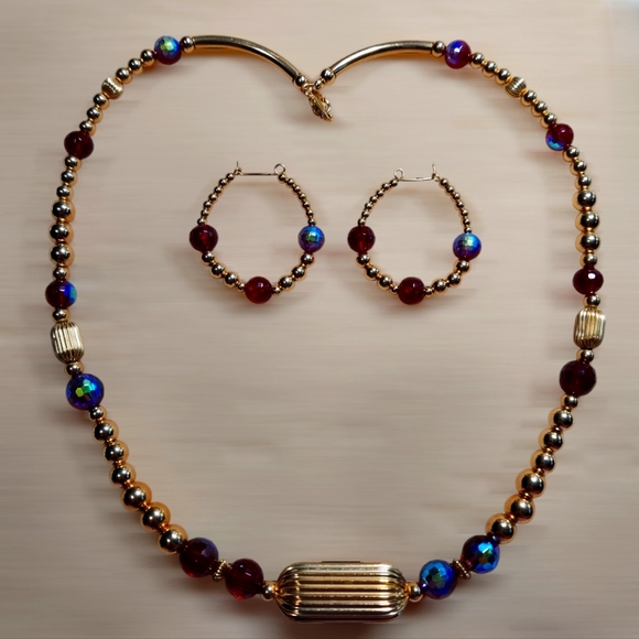 NWT Handmade Garnet Crystals 22" Beaded Necklace and Earrings Set - Picture 3 of 3